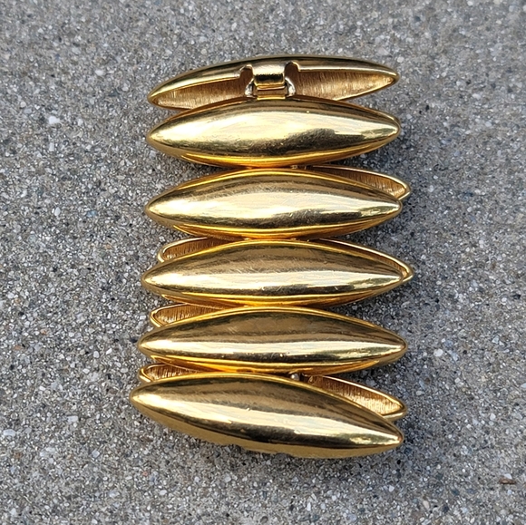 Vtg 1980s Monet Signed Gold Tone Chunky Bracelet - Picture 3 of 6